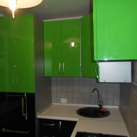 Кухня зеленый глянец